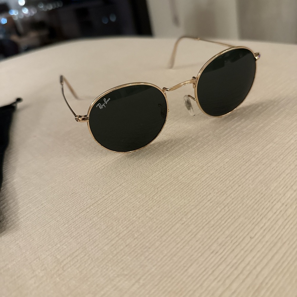 Ray-Ban ROUND METAL Sunglasses in Arista Gold and G-15 Green